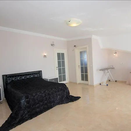 Antik Daily Weekly Apartmán